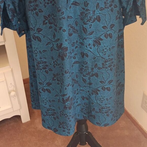 Ann Taylor Floral Buttoned Dress - Picture 9 of 13